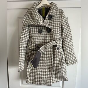 Soia & Kyo Houndstooth Coat grey and white